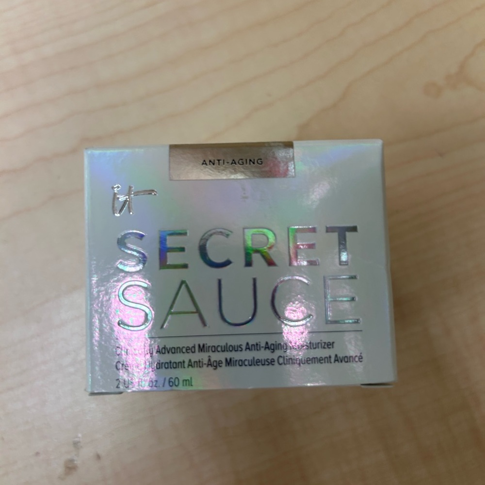 IT Cosmetics Secret Sauce Miraculous Anti-Aging Moisturizer 2oz NIb fresh